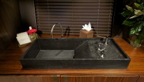 Sailing yacht Sarissa -  Bathroom detail